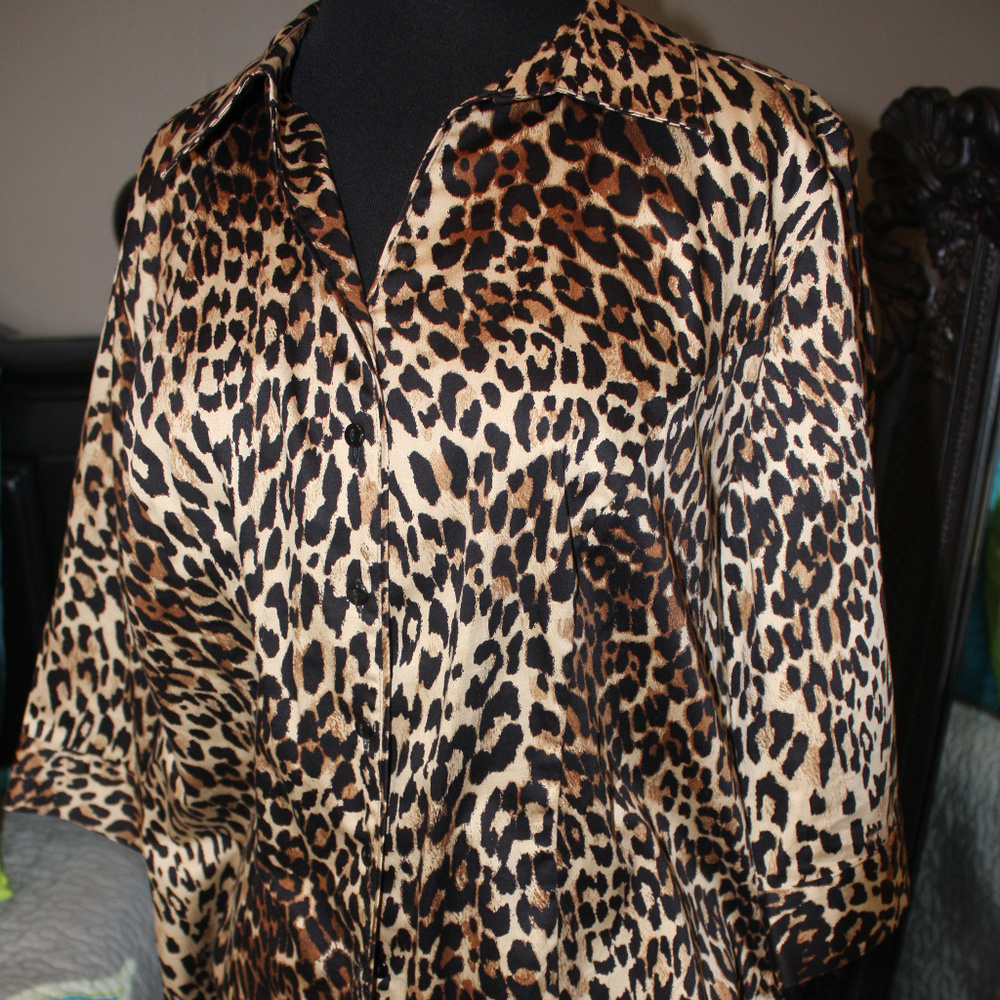 Lane Bryant Leopard fitted blouse Size 14
